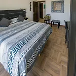Lala Salama 4* سان ليون